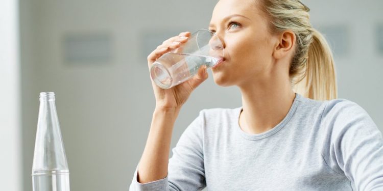 Important reasons why drinking water helps you lose weight