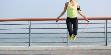 The benefits and disadvantages of jumping rope to lose weight